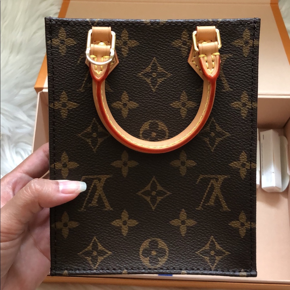 Louis Vuitton Petit Sac
